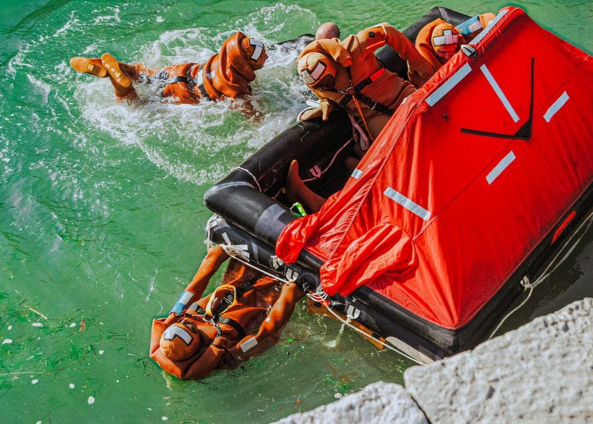 A Dive Into a "Cursed" Cave Ended in a Mystery That Stunned Everyone!