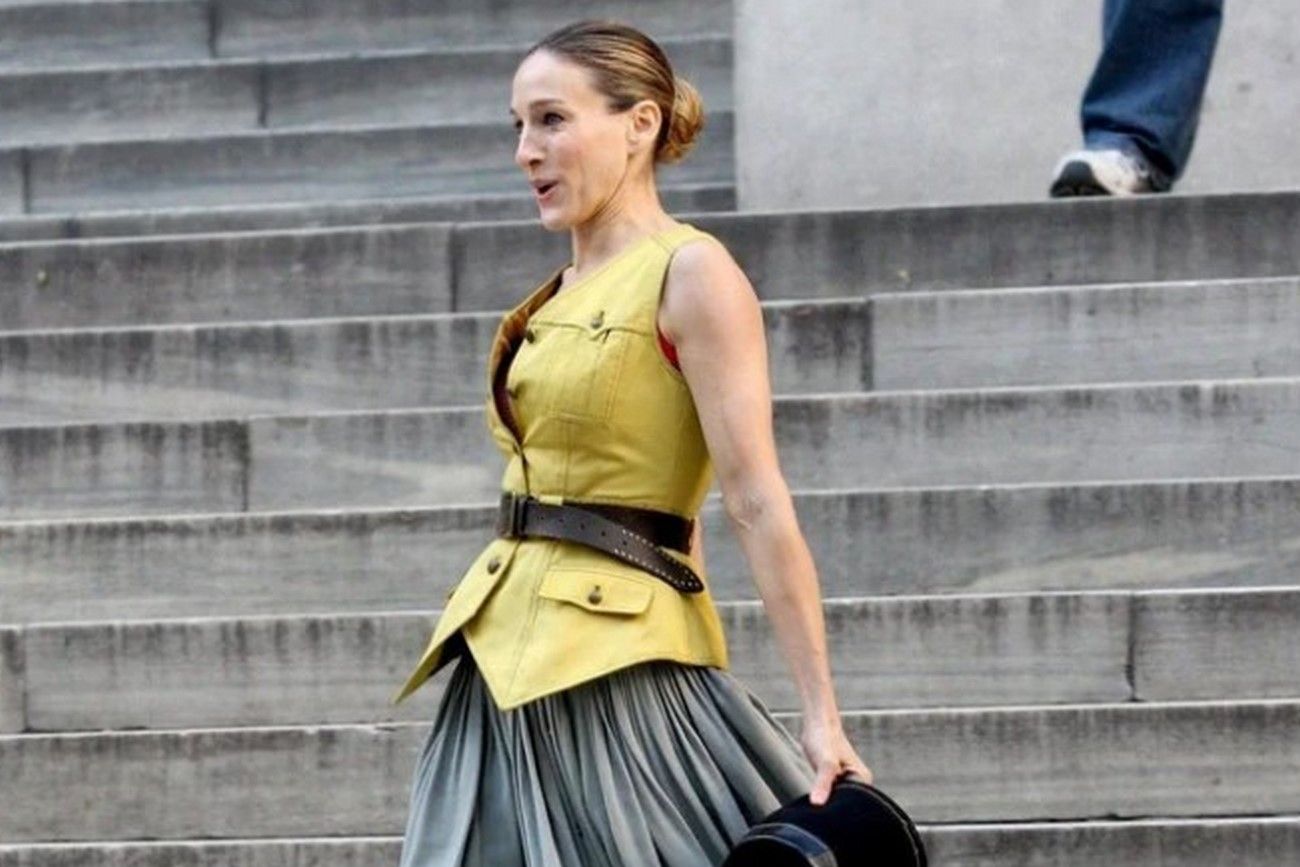 14.Vest Plus Skirt in the Style of Carrie Bradshaw.jpg