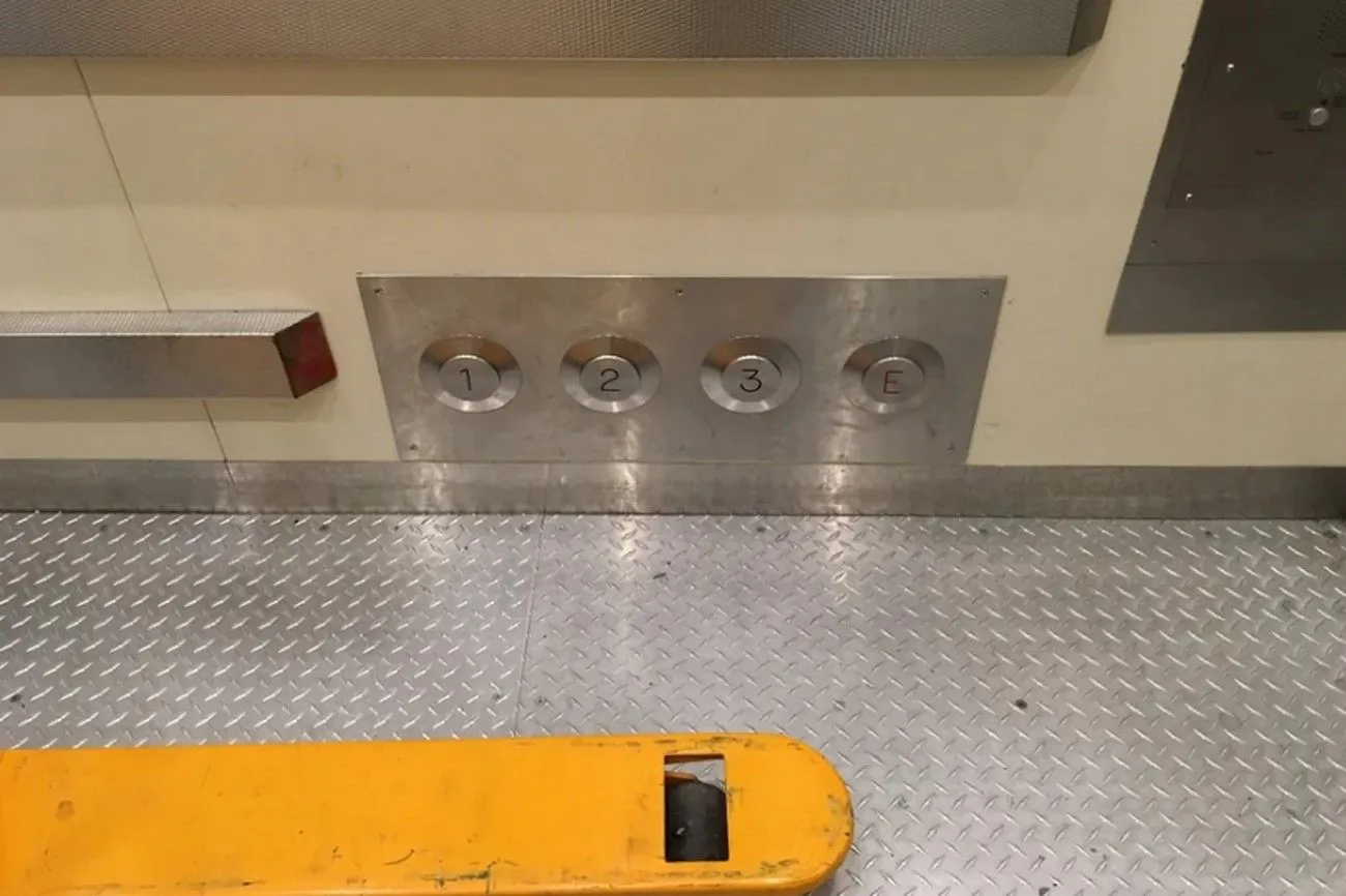 38. Buttons for foot elevators.jpg?format=webp