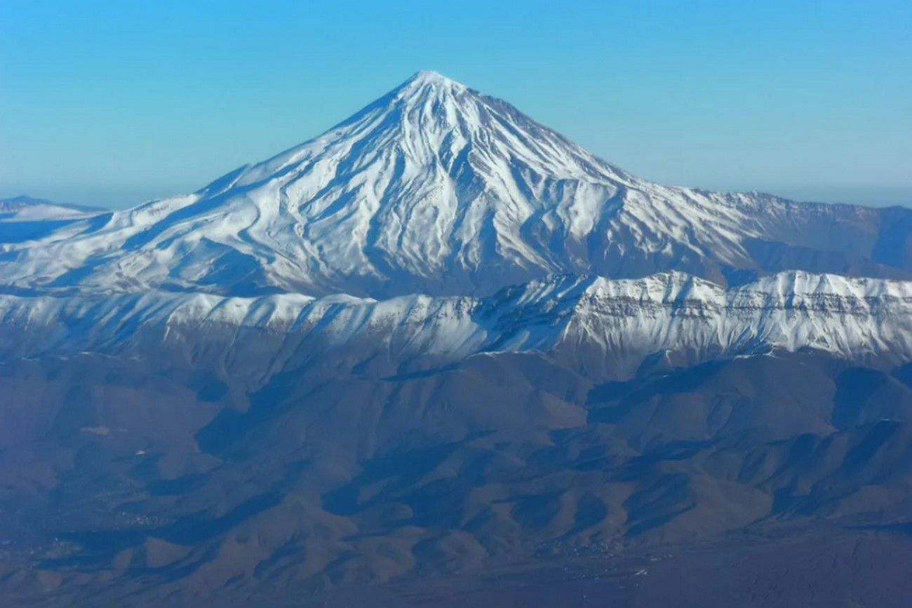 Iran's tallest mountain.jpg